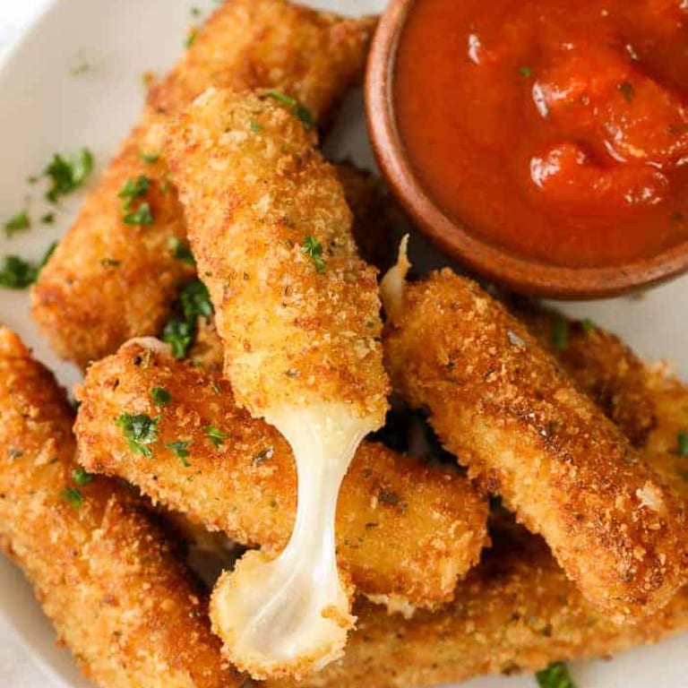 Delicious Mozzarella Sticks: A Crowd Favorite