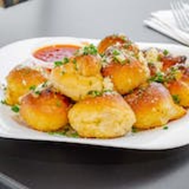 Garlic Knots (with Cheese).